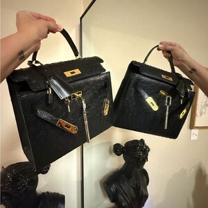 VINTAGE KELLY STYLE GENUINE OSTRICH LEATHER HANDBAG